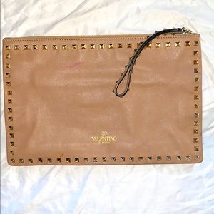 Valentino Garavani Bag. Luxury and Authentic